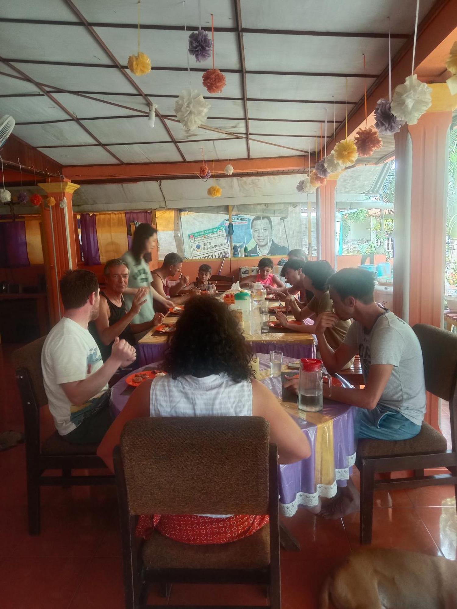 Novita Homestay Bunaken Exterior foto