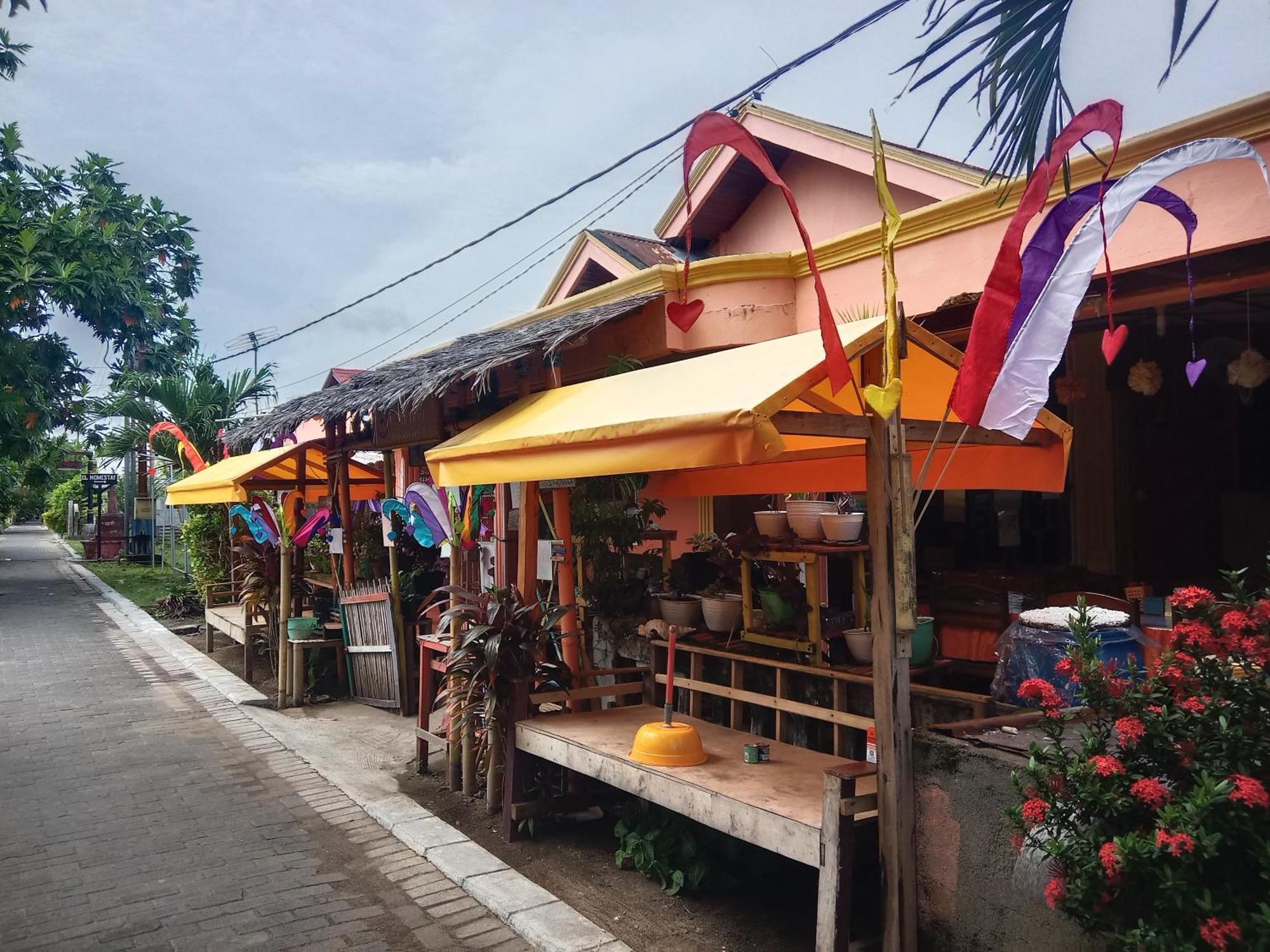 Novita Homestay Bunaken Exterior foto